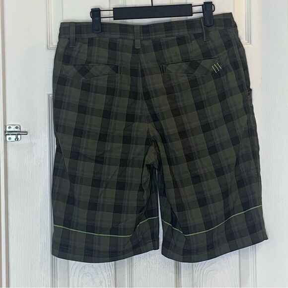Lululemon Men's Kahuna Casual Golf Bermuda Walking Shorts Size 34 Green Plaid - Picture 8 of 8